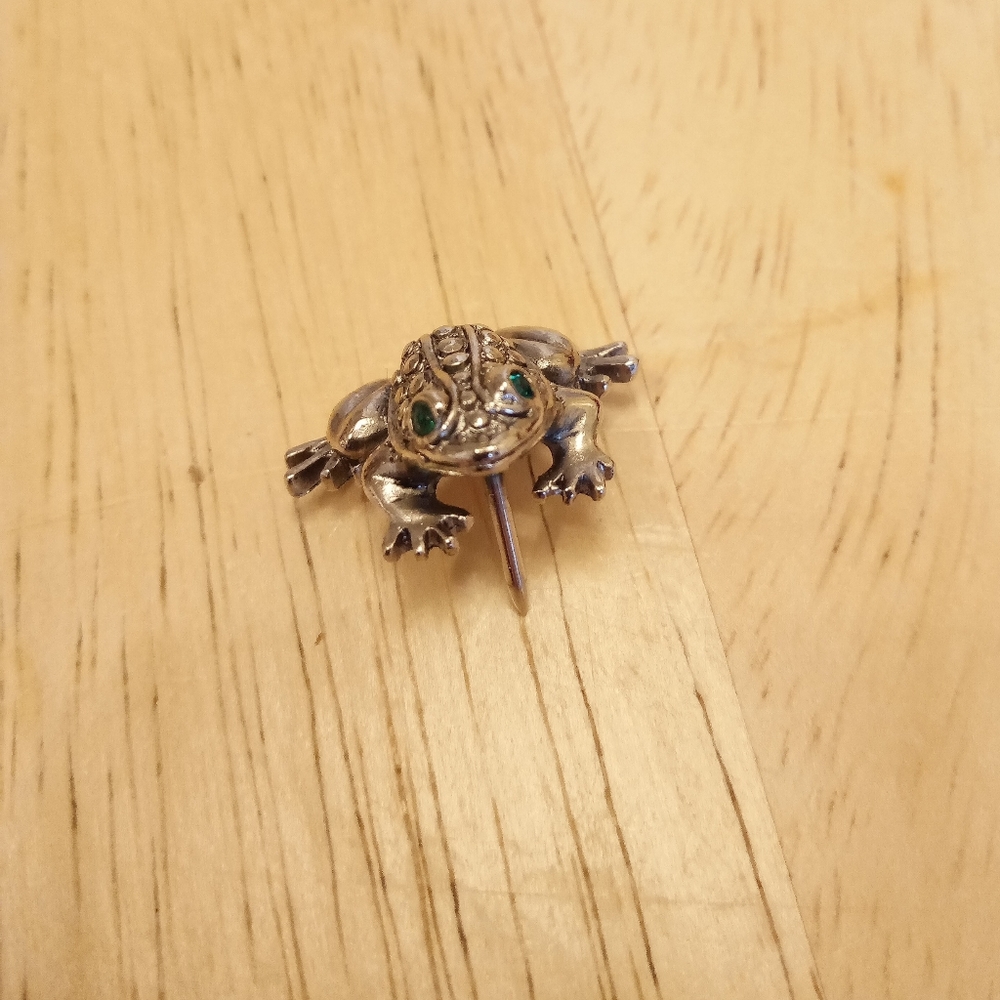 Vintage 1989 Avon signed marcasite/rhinestone pin